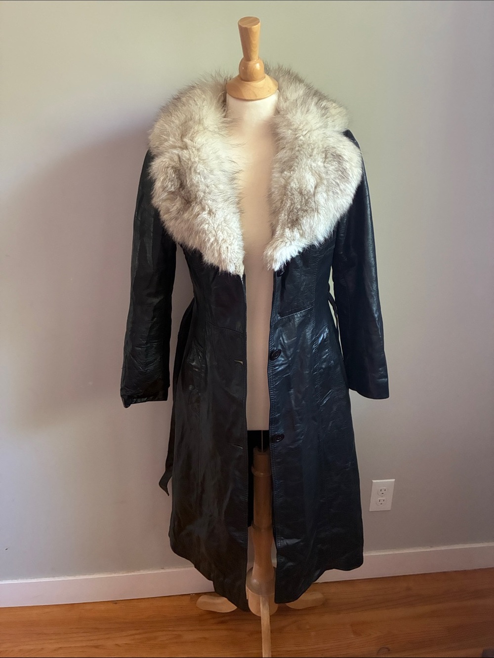 Vintage Black Long Leather Coat with Real Fur Collar - Picture 3 of 5